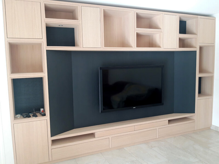 Meuble TV sur-mesure, chêne huilé et noir